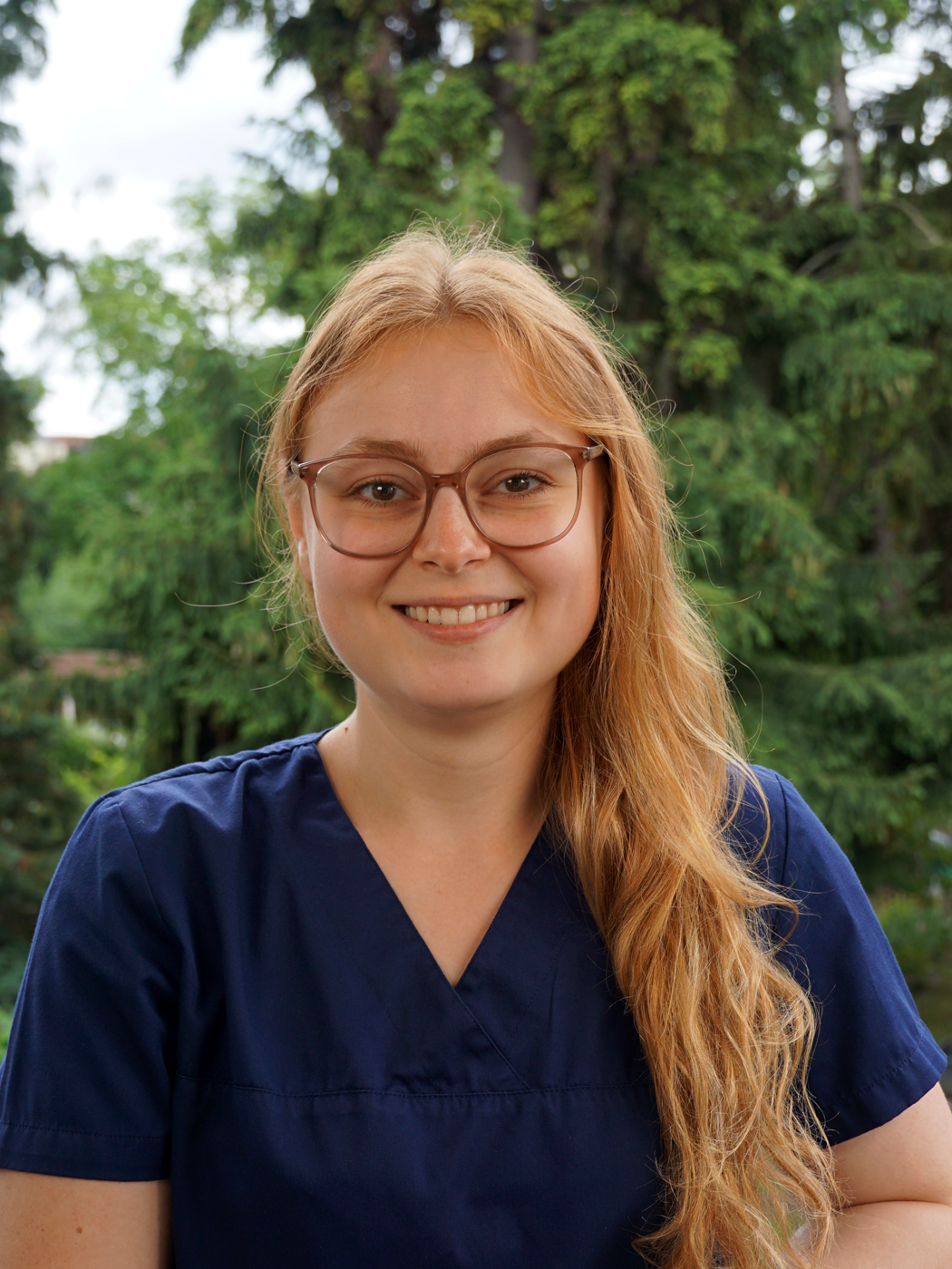 Porträtfoto von ZFA Hannah | ELBIMPLANT Zahnarztpraxis & Oralchirurgie